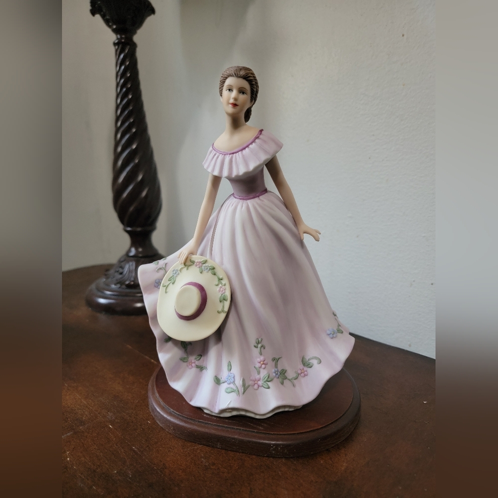 "Virginia Lynn" Figurine